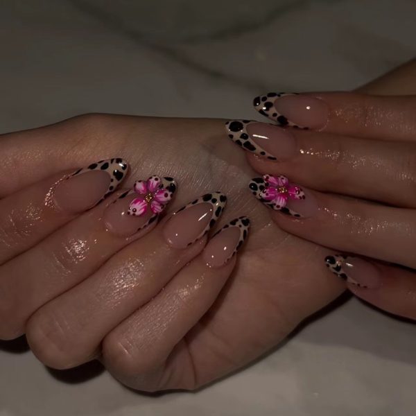 3D Flowers Leopard Medium Nails