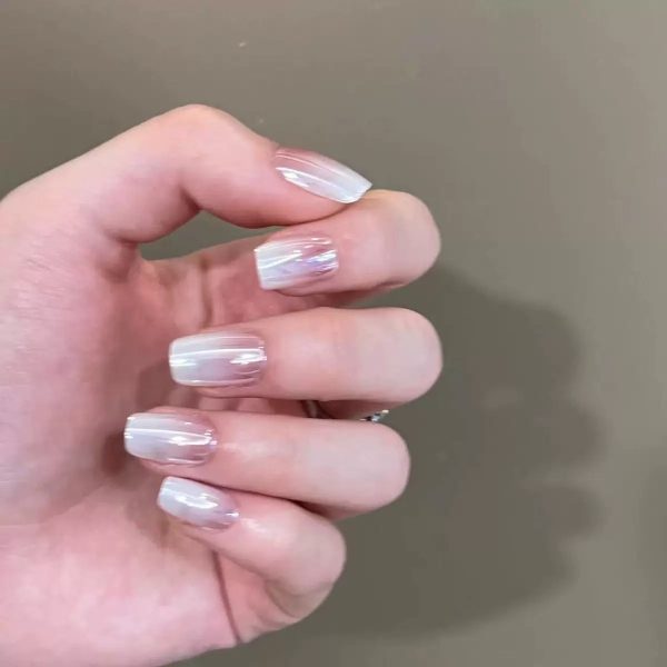 AURORA OMBRÉ PINK MEDIUM NAILS